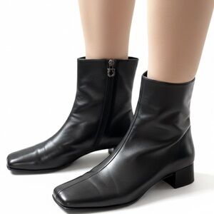SALVATORE FERRAGAMO Black Leather Ankle Boots Square Toe Side Zip Block Heel 8.5